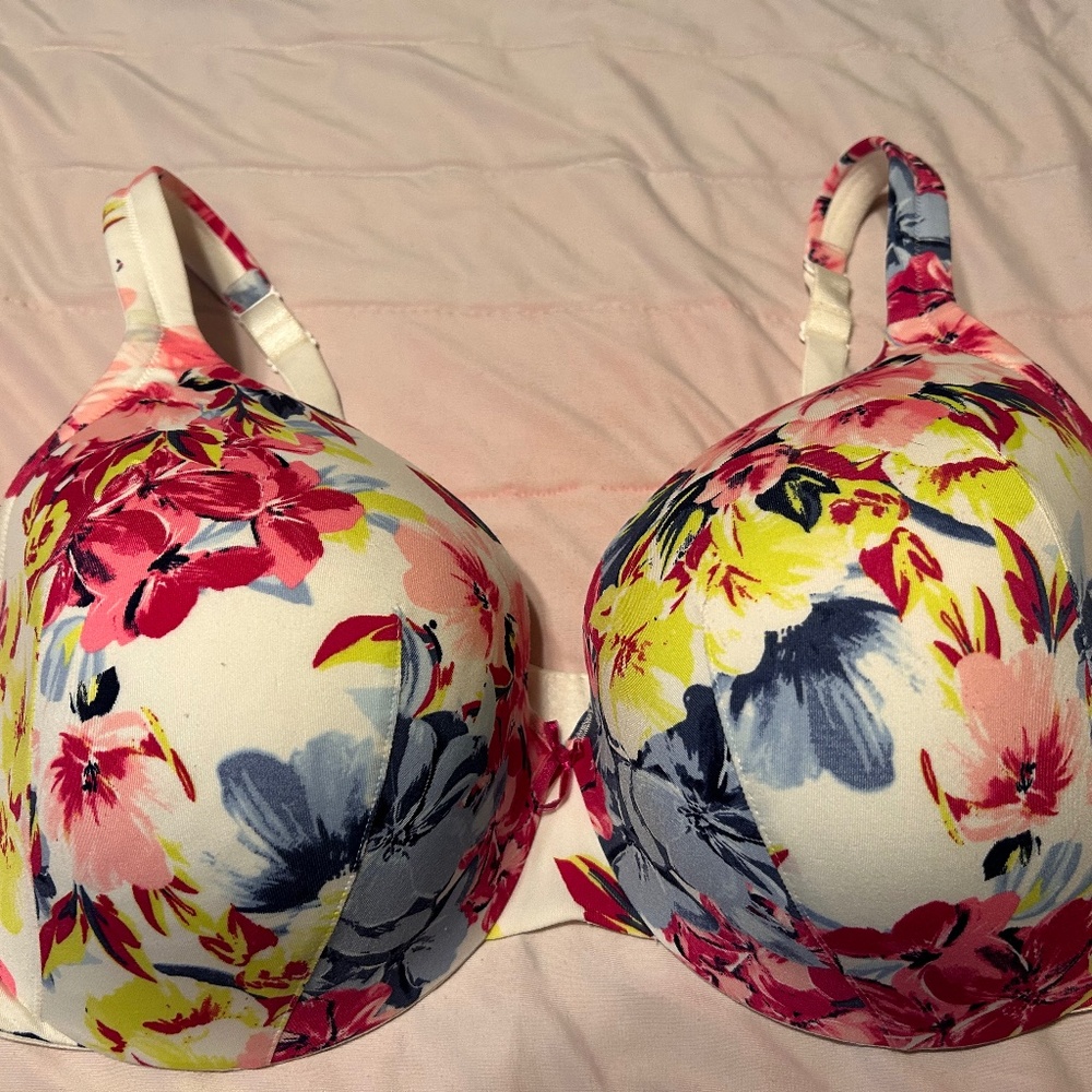 Cacique White with Floral Design 42DDD Underwire Bra